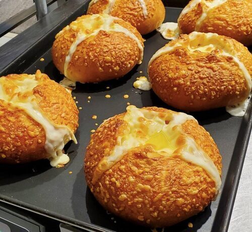 のび～るとろりんチーズフランス